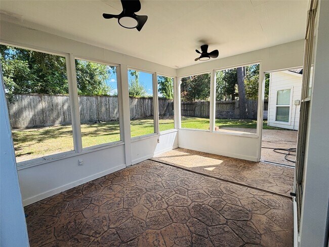 Building Photo - 13907 Carrington Ln