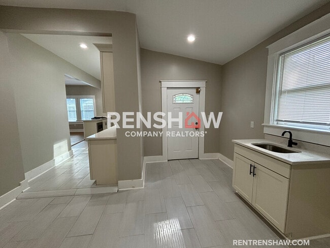 Building Photo - 59 N Willett St