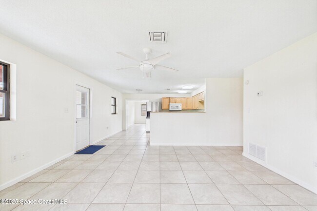 Building Photo - 4339 Plompton Dr