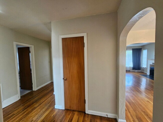 Building Photo - 303KENT