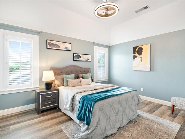 Building Photo - 3228 Port Royal Ct