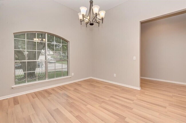 Building Photo - 3026 Silver Spring Trail