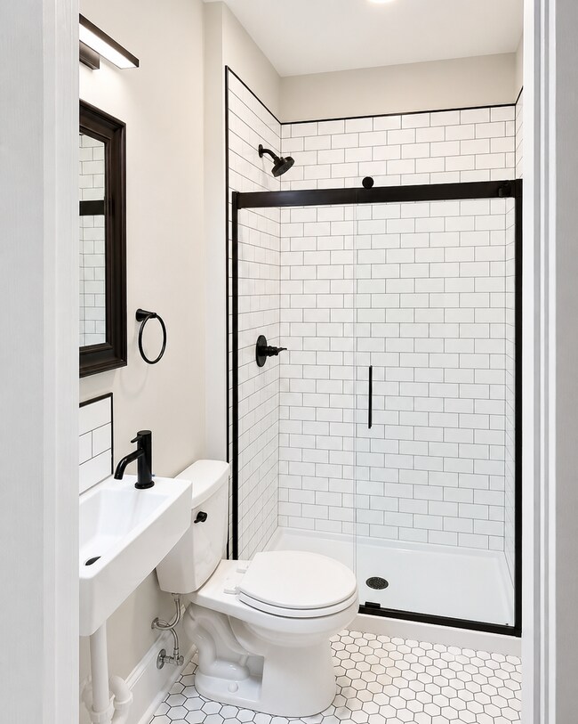 Building Photo - Perfect Location — Downtown Blacksburg, Walk to Campus!