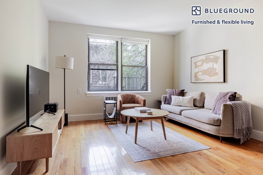 Primary Photo - 108 W 15th St