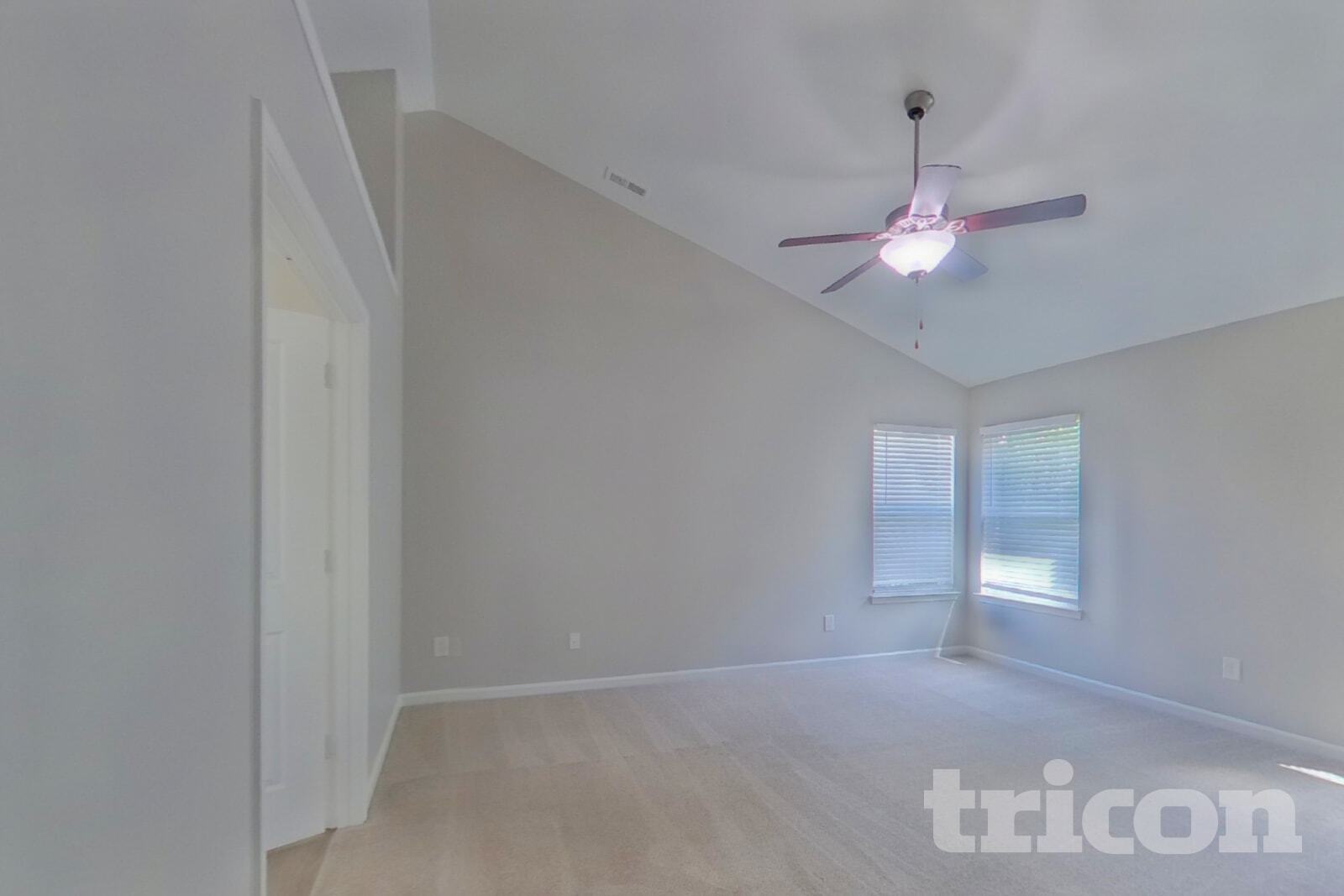 Building Photo - 1413 Eastway Dr