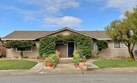 Building Photo - Single Story Home in Hollister