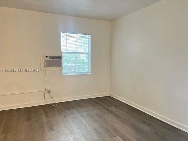 Building Photo - 17031 NE 21st Ave