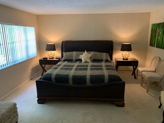 Building Photo - 49 Uno Lago Dr