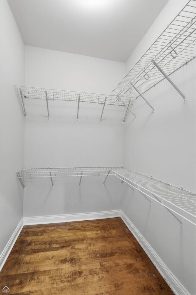 Building Photo - 4151 W Fullerton Ave