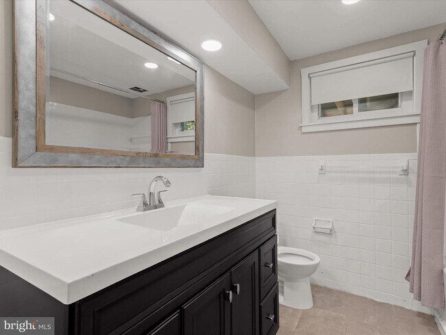Building Photo - 12516 Two Farm Dr