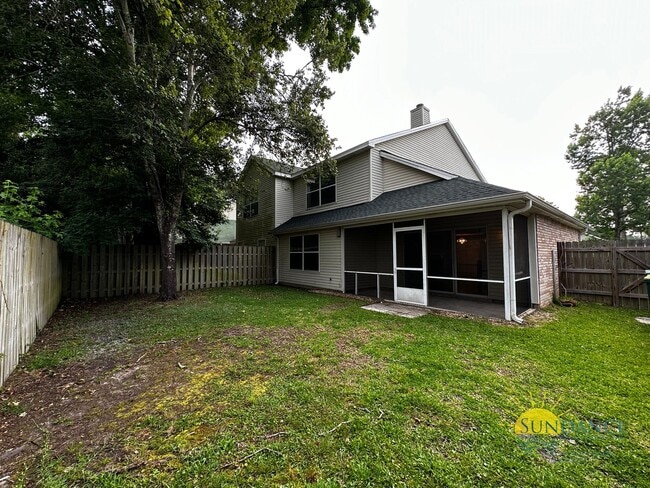 Building Photo - Lovely 3 Bedroom Townhouse in Fort Walton Beach Near both Bases