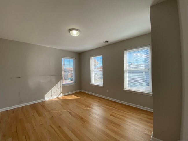 Building Photo - 314 Bridgeport Ave