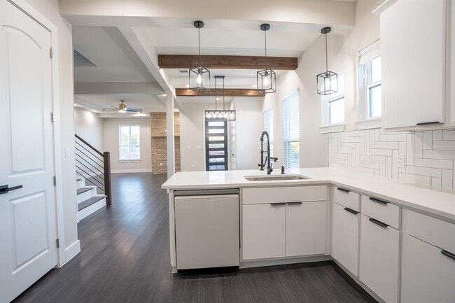 Building Photo - 162 Meadow View Blvd