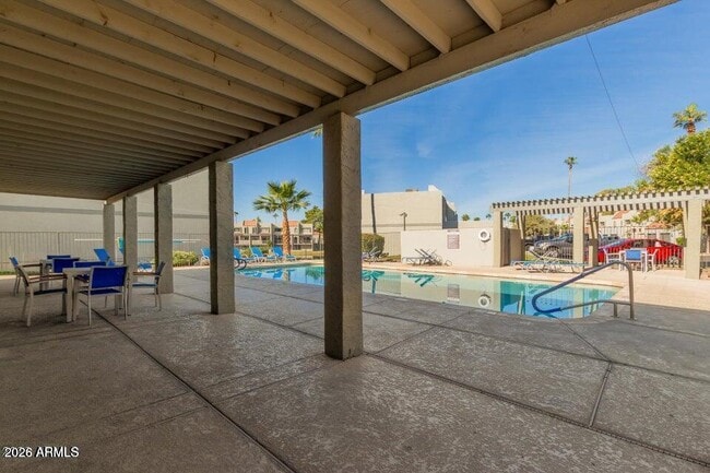Building Photo - 2524 S El Paradiso