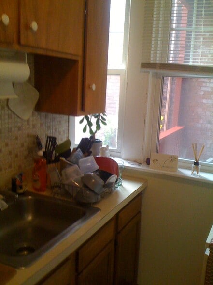 Building Photo - 14 Pond St