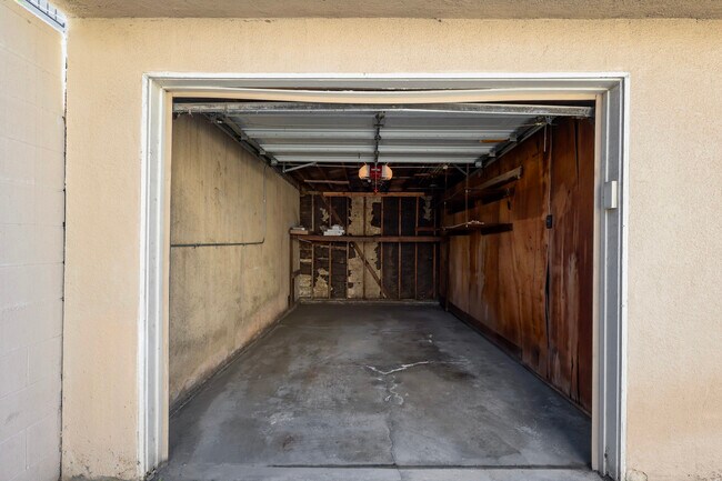 Building Photo - 2516 Voorhees Ave