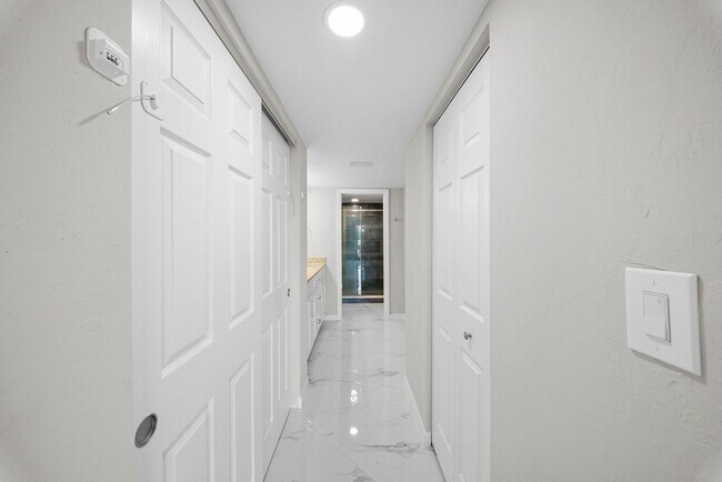 Building Photo - 16472 Timberlakes Dr