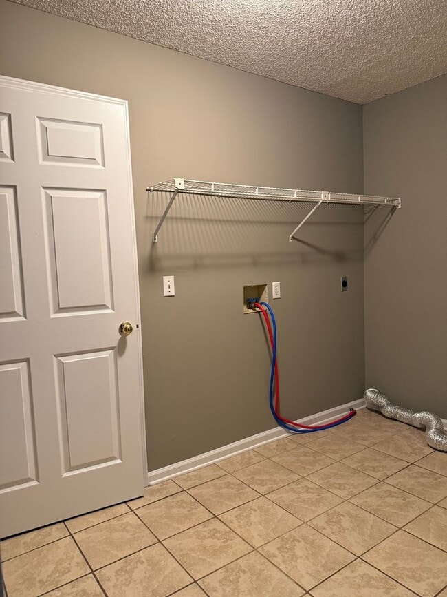 Building Photo - 304 Natchez Rd