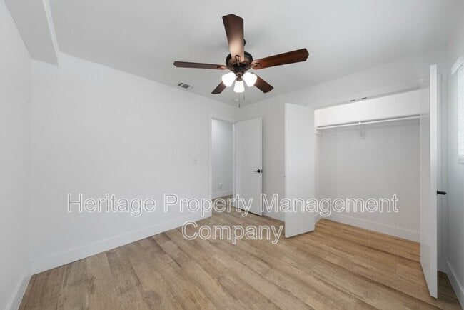 Building Photo - 784 Hill Top Dr