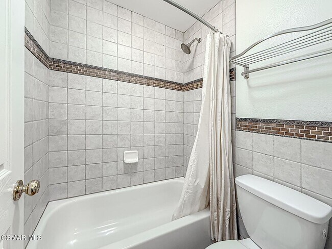 Building Photo - Beautiful Light and Bright Dos Vientos Home featuring 4 Bedrooms + 3 Bathrooms