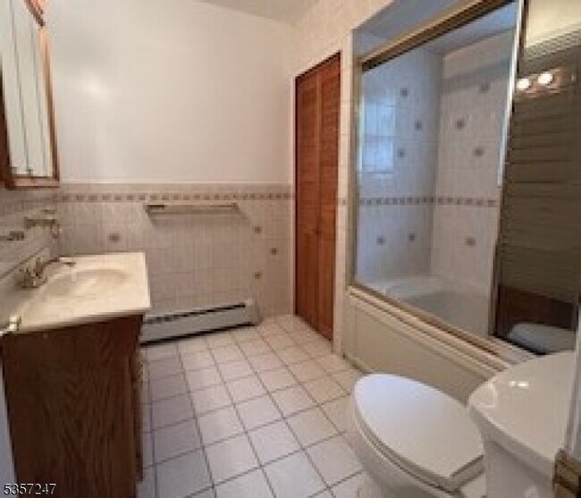 Building Photo - 15A Atherton Ct