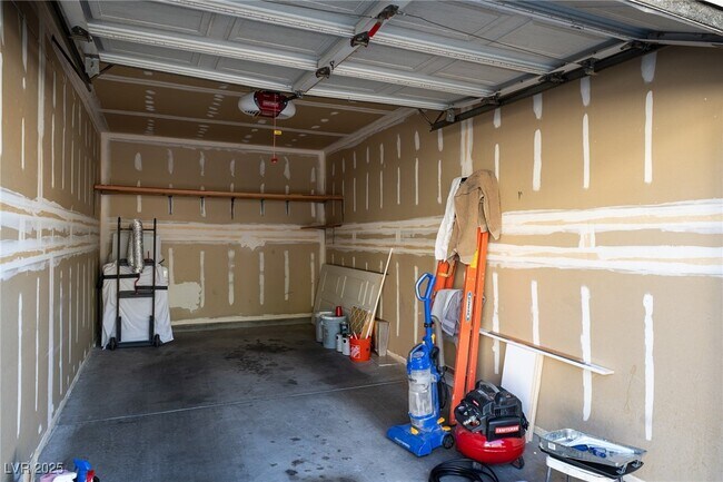 Building Photo - 2251 Wigwam Pkwy