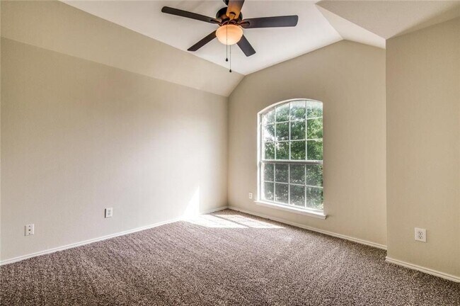 Building Photo - 13553 Valley Mills Dr