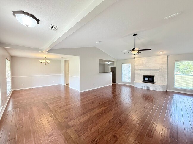Building Photo - 5136 Hamilton Ln