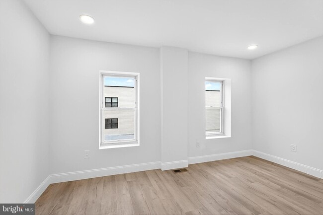 Building Photo - 153 Hermitage St