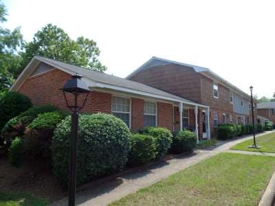 Primary Photo - Warren Oak Apartments