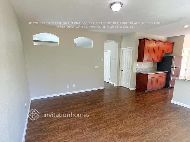 Building Photo - 316 Willow Glen Dr