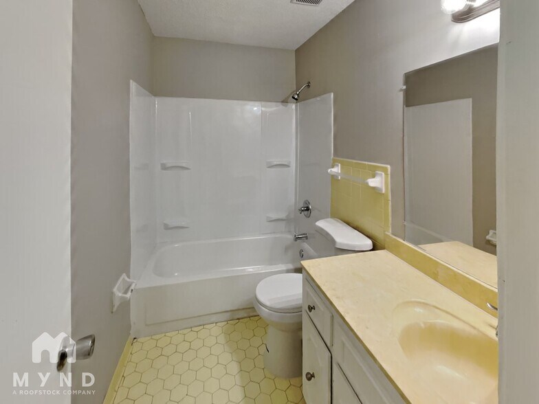Building Photo - 4578 Crump Rd