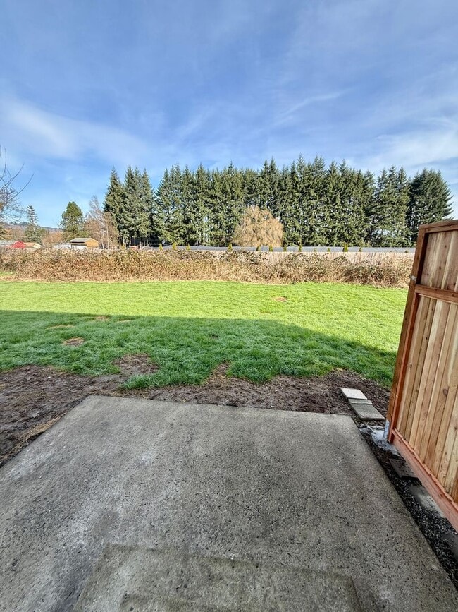 Building Photo - Newly Remodeled 3-Bed, 2.5-Bath Duplex for Rent in Longview