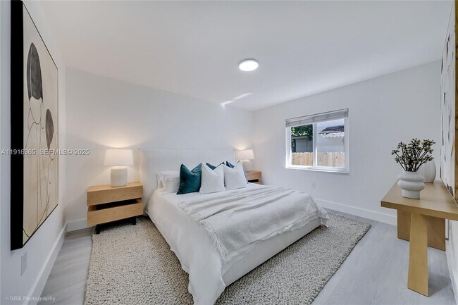 Building Photo - 871 NE 81st St