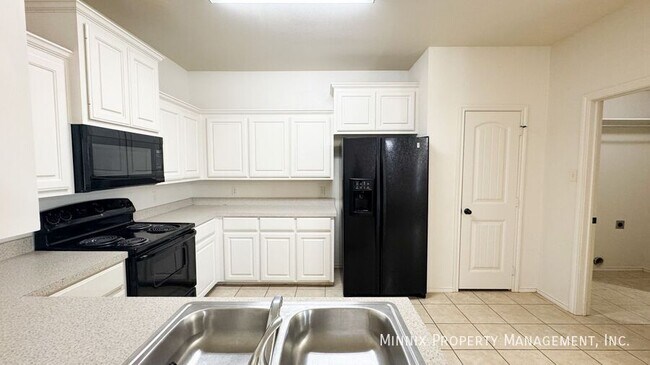 Building Photo - 6804 Oakridge Ave