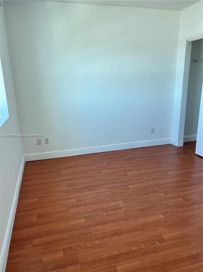 Building Photo - 14951 Royal Oaks Ln