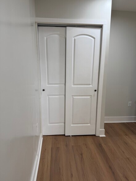 Building Photo - 16 Mohawk St