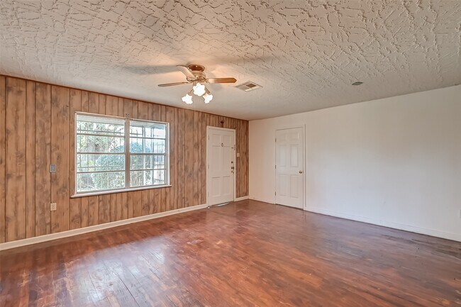 Building Photo - 4905 Brinkley St