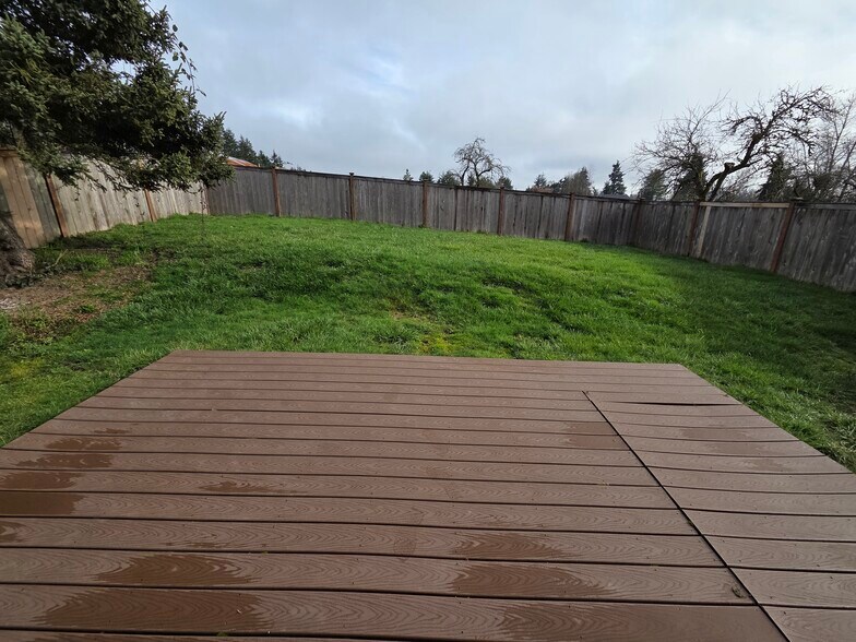 Building Photo - 10905 Vickery Ave E