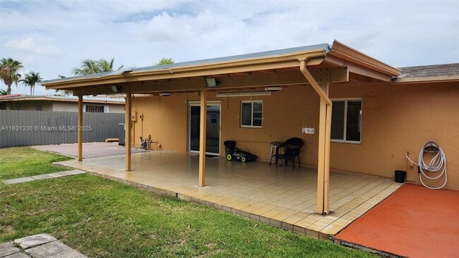 Building Photo - 5460 SW 133rd Ct