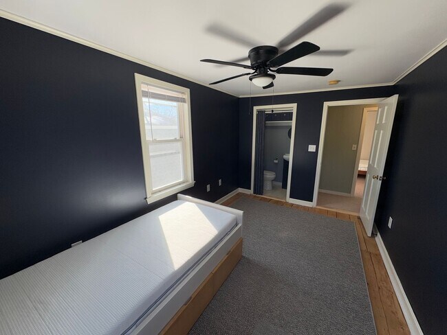 Building Photo - Spacious 4-Bedroom Single Family Rental in Amesbury - Available Now!