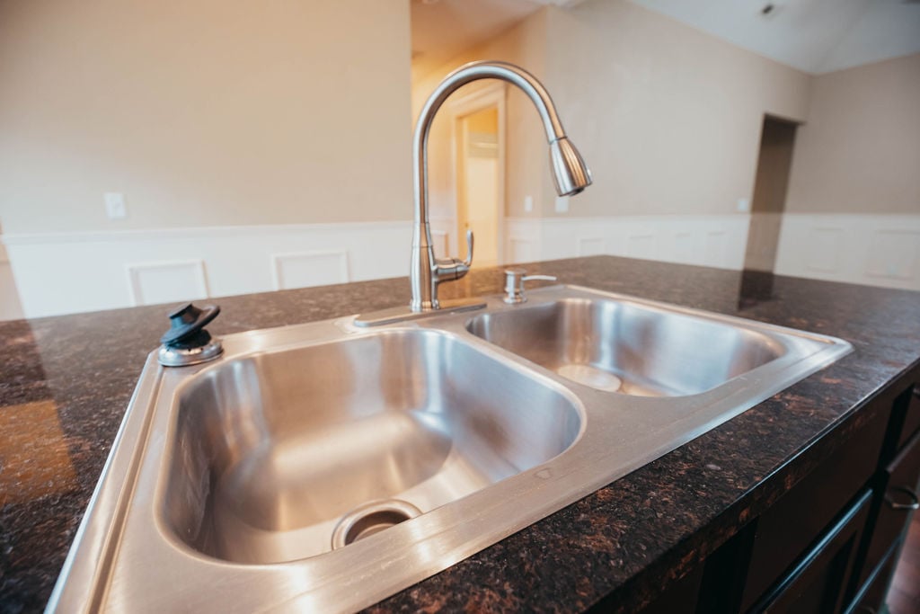 Building Photo - 1046 E Walnut St