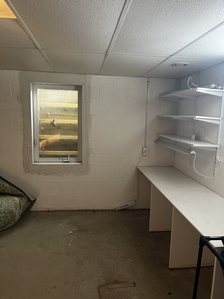 Building Photo - 801 Oakland Dr