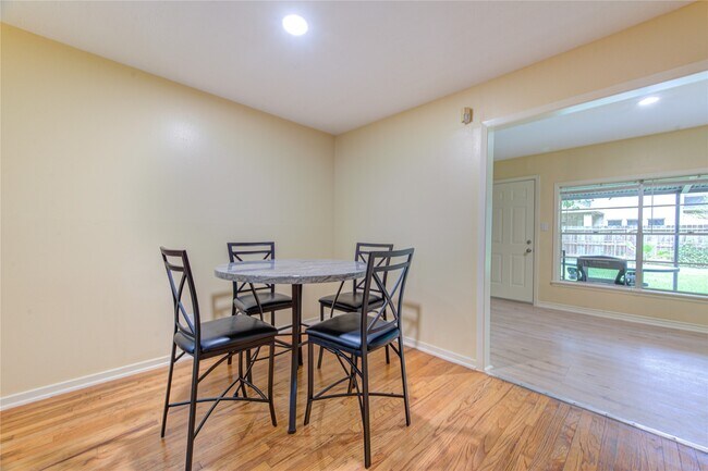 Building Photo - 4046 Woodfin St
