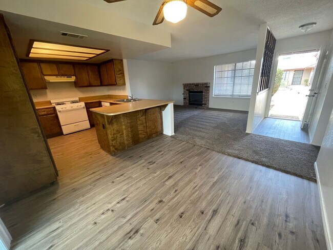 Building Photo - 0484