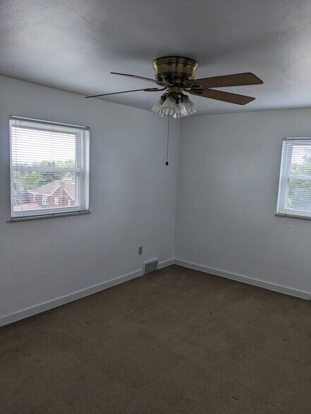 Dining Room - 530 Montclair St