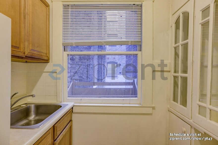 Building Photo - Unit 24