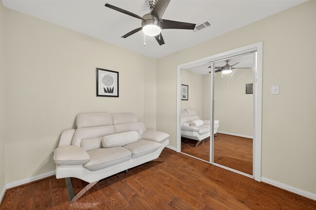 Building Photo - 4045 Osby Dr