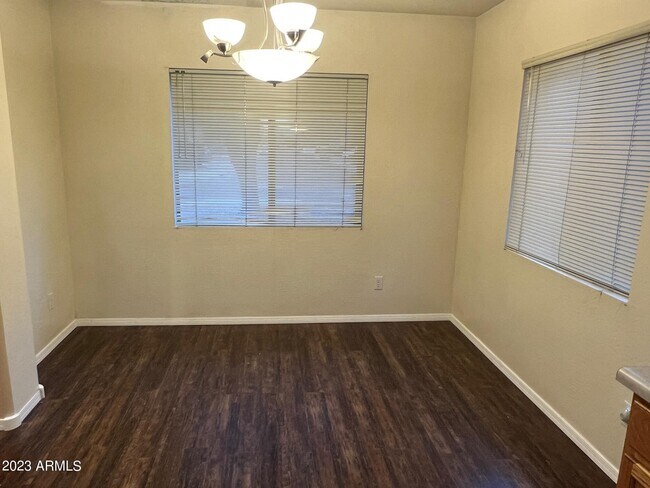 Building Photo - 10289 N 115th Dr