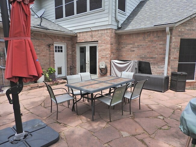 Building Photo - 2319 Amber Springs Dr